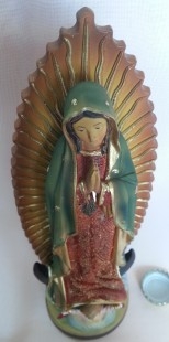 Virgen María. En resina policromada. Muy buen estado. 21 cm de alto.