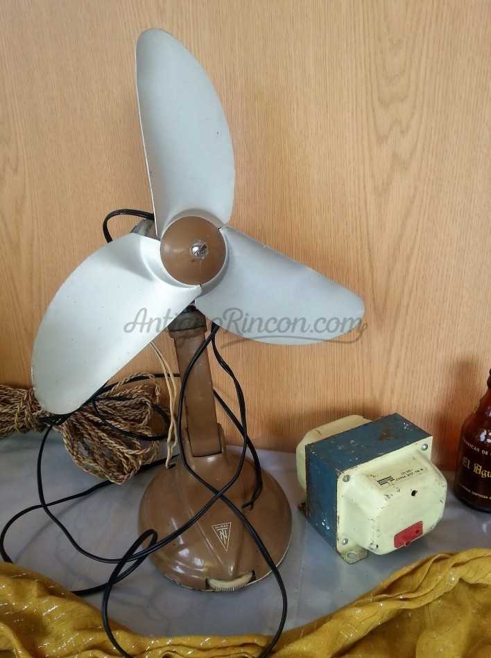 Antiguo ventilador portátil. Marca NUMAX.