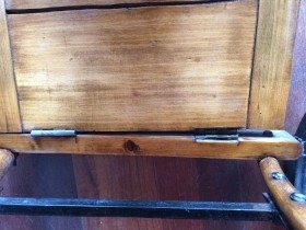 Silla de ruedas centenaria. En madera curvada "Sequaris" Liège. Año 1.910