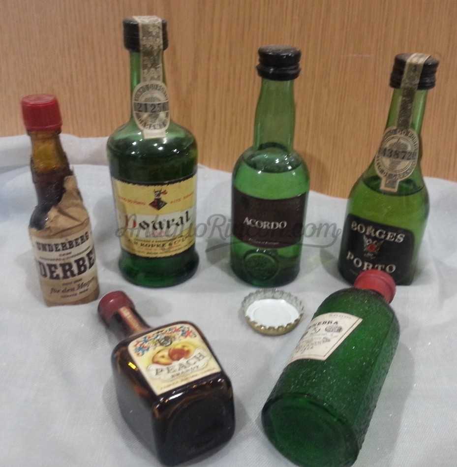 Botellitas de alcohol de colección. Antiguas. Origen portugal