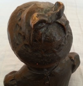 Busto de Niño en Resina. Firmado por Bori.