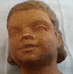 Busto de Niña en Resina. Firmado por Bori.