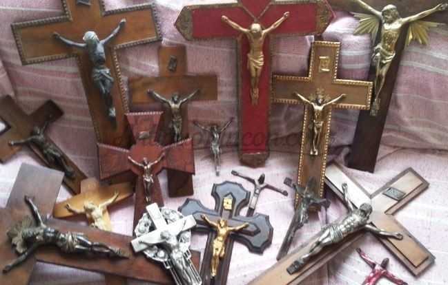 Atrezzo de época especializado en Religión Cristiana. Antigüedades y curiosidades.