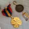 Insignias militares. Tres unidades.