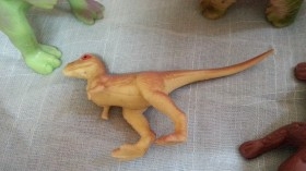 Dinosaurios de juguete. Fabricados en plástico y goma.